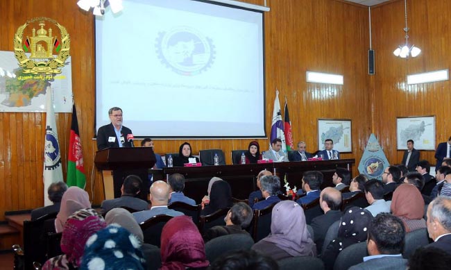 دانش: دولت مصمم است که دست خاینین ملی را از معادن کوتاه نماید